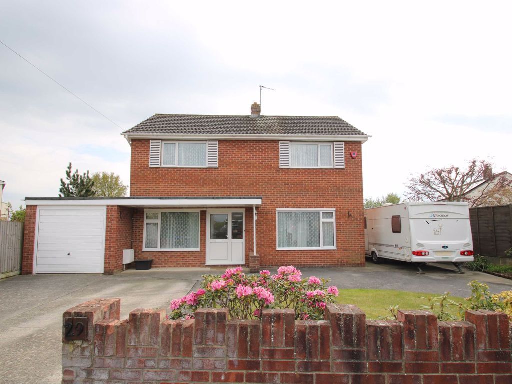 4 Bed Detached House For Sale In Hawthorn Grove Trowbridge Wiltshire Ba14 Zoopla