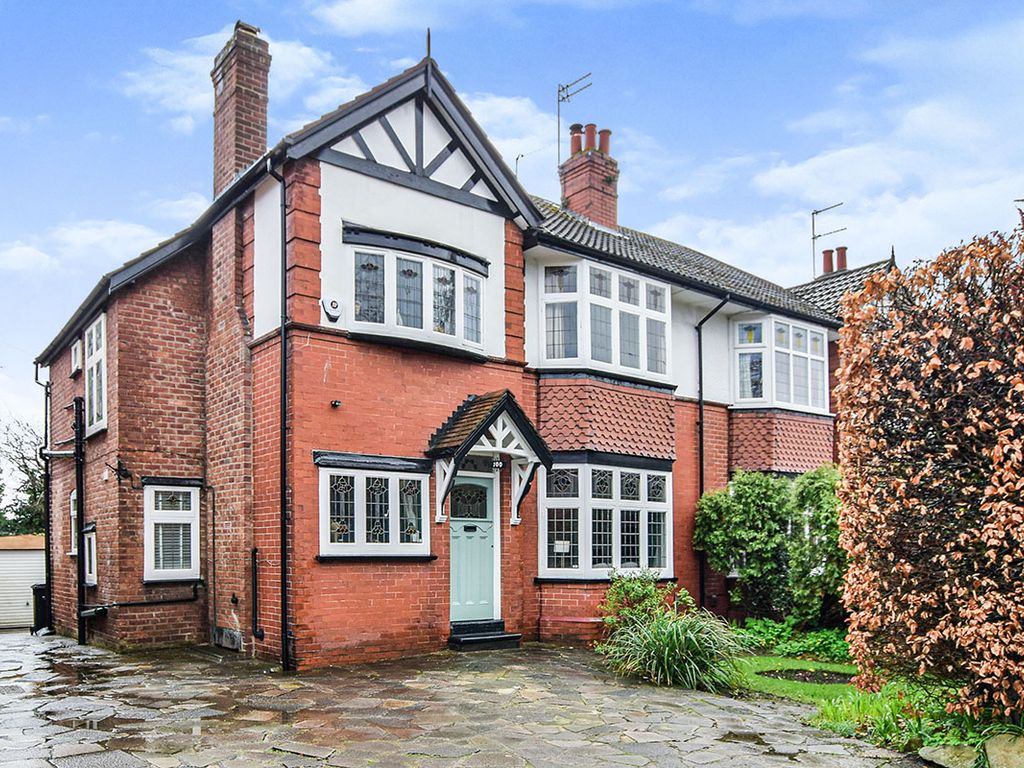 4 bed semidetached house for sale in Mile End Lane, Stockport, Greater