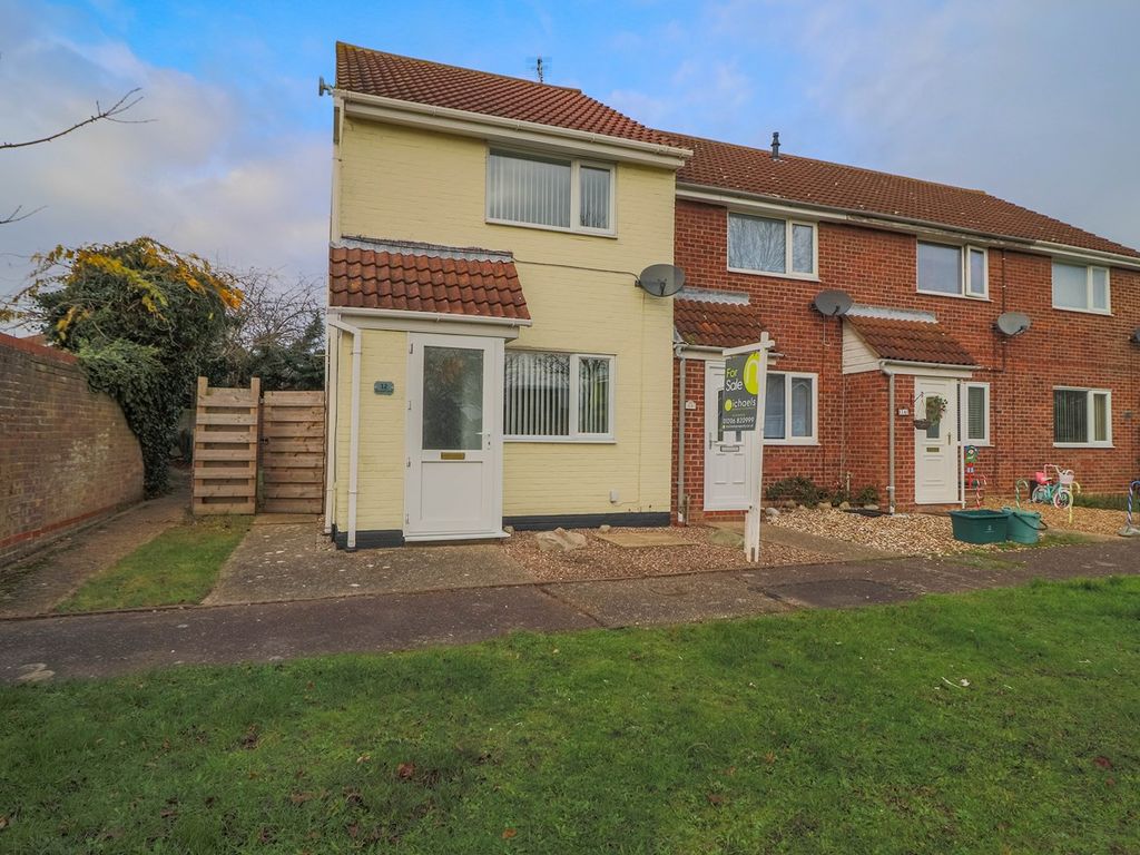 2 bed end terrace house for sale in Hereward Close, Wivenhoe