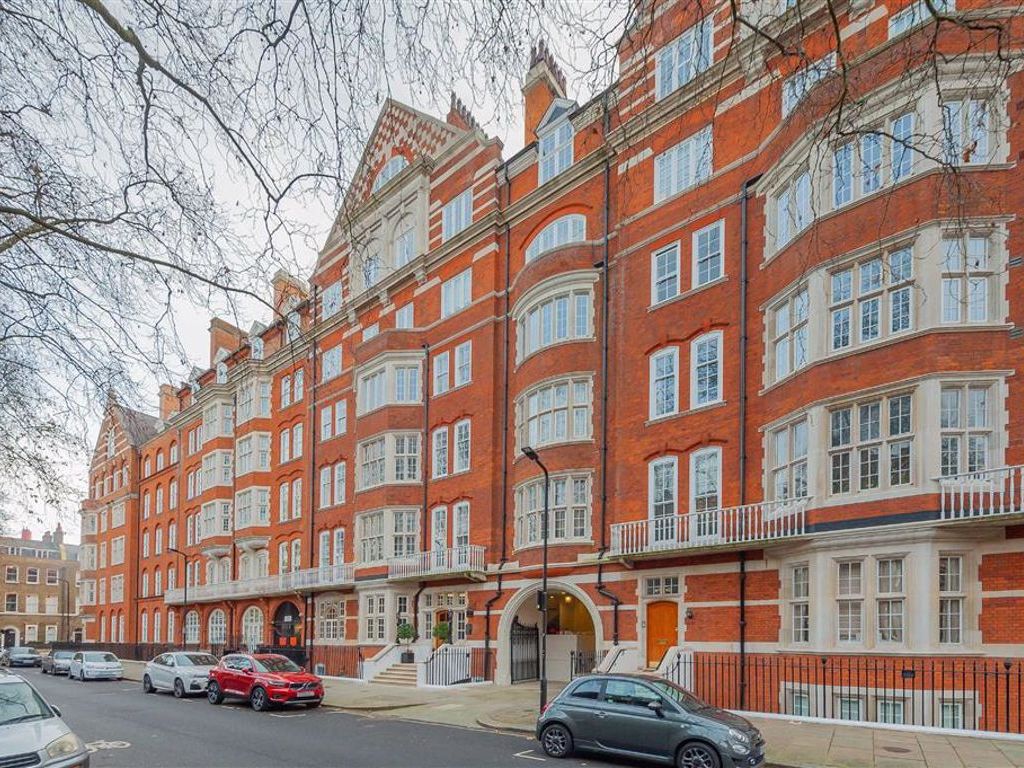 Bedford Avenue, London WC1B  