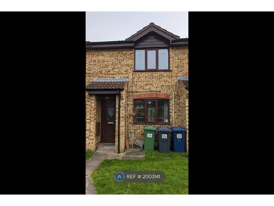 2 bed terraced house to rent in Caernarvon Road, Eynesbury, St. Neots