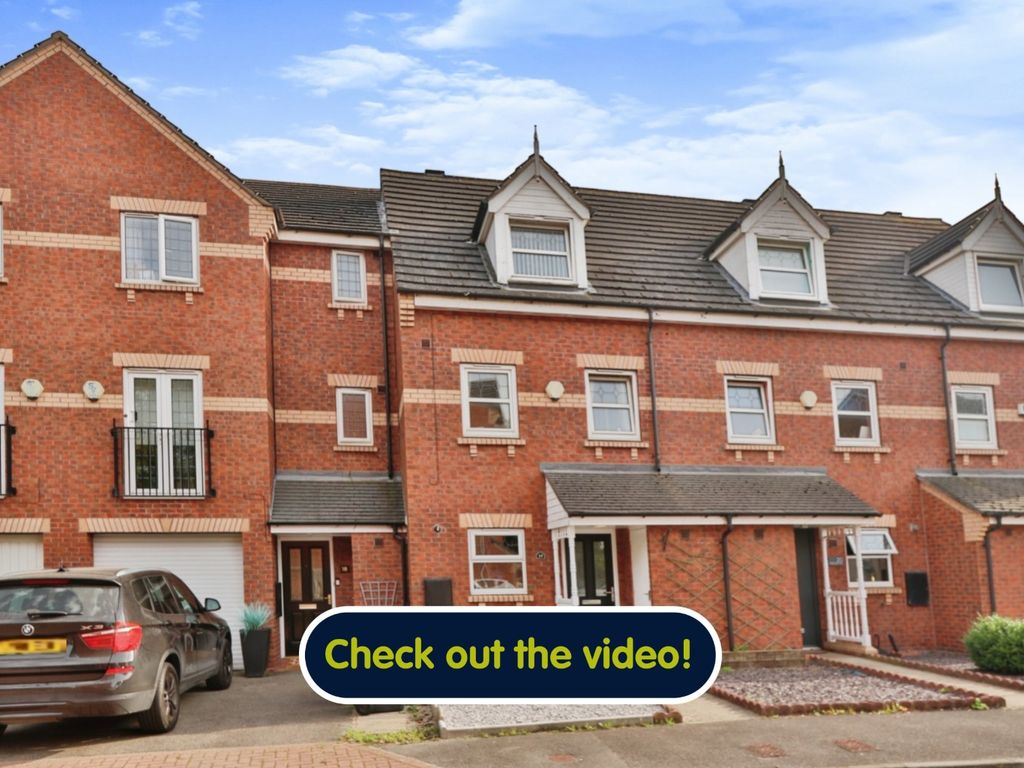 3 bed town house for sale in Philip Larkin Close, Hull HU6, £190,000