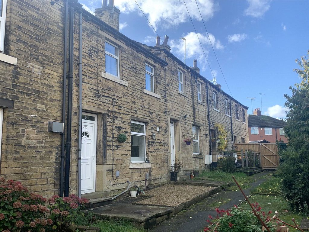 2 bed terraced house to rent in Wakefield Road, Huddersfield HD5, £595