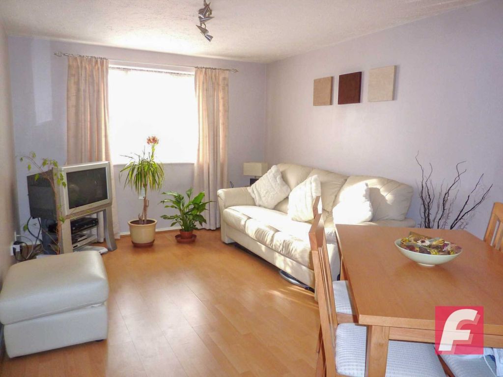 1 bed flat to rent in Chiswell Court, North Watford WD24, £1,050 pcm