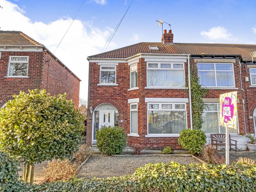 3 bed end terrace house for sale in Lambwath Road, Hull HU8, £185,000