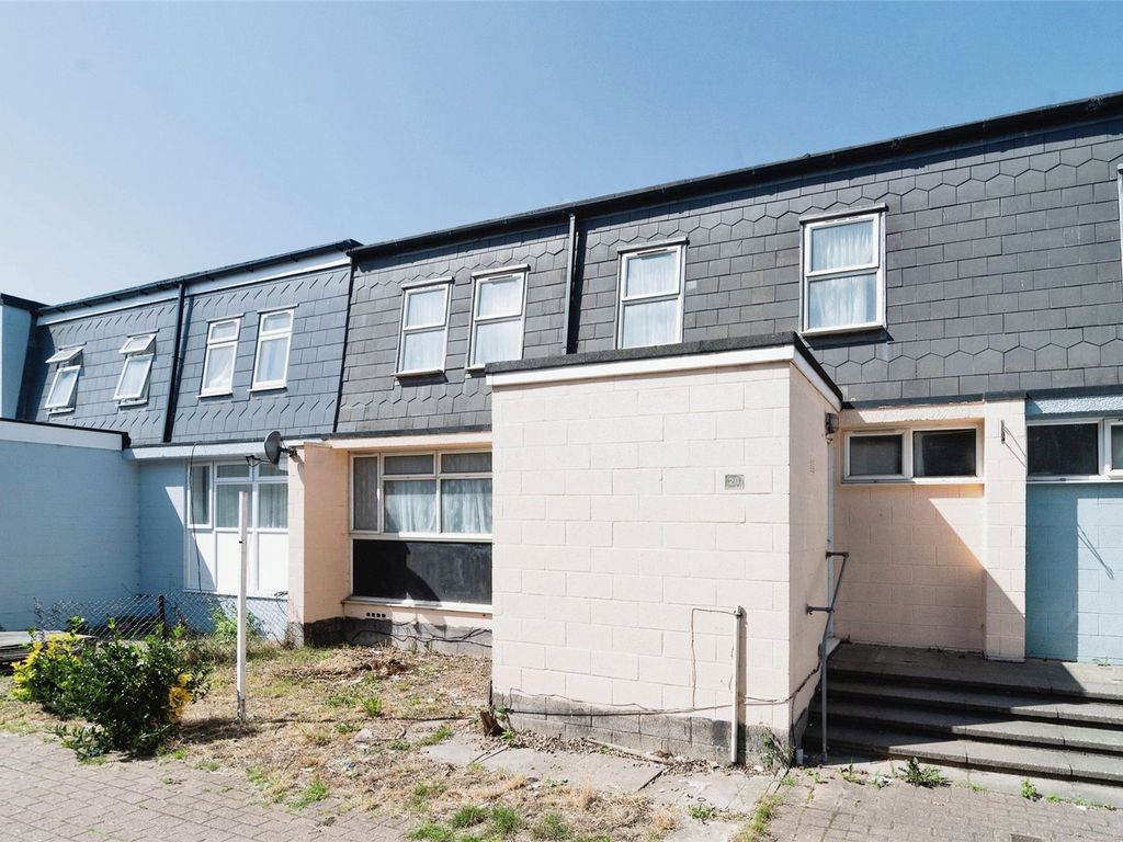 3 bed terraced house for sale in Adelaide Road, Tilbury, Essex RM18, £