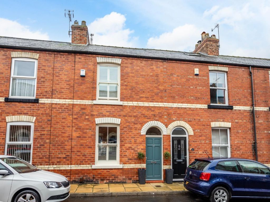 2 bed terraced house for sale in Rosslyn Street, York YO30, £295,000
