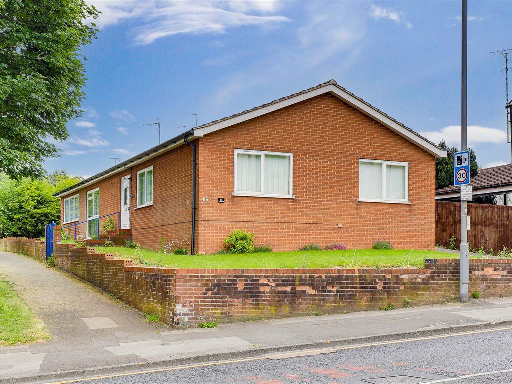3 bed detached bungalow for sale in Carlton Hill, Carlton