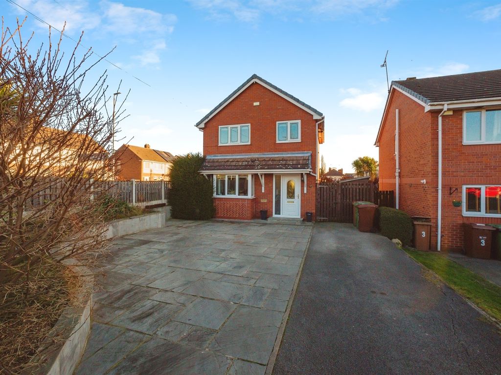 3 bed detached house for sale in Millars Walk, South Kirkby, Pontefract