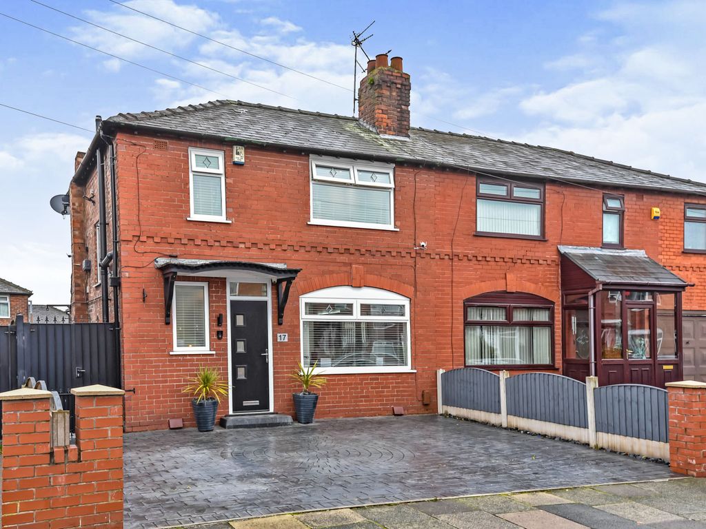 3 bed semidetached house for sale in Fairway, Pendlebury, Swinton