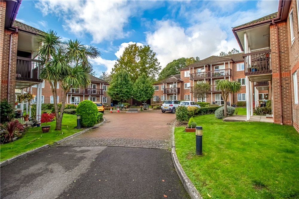 1 bed flat for sale in Ferndown, Dorset BH22, £140,000 Zoopla