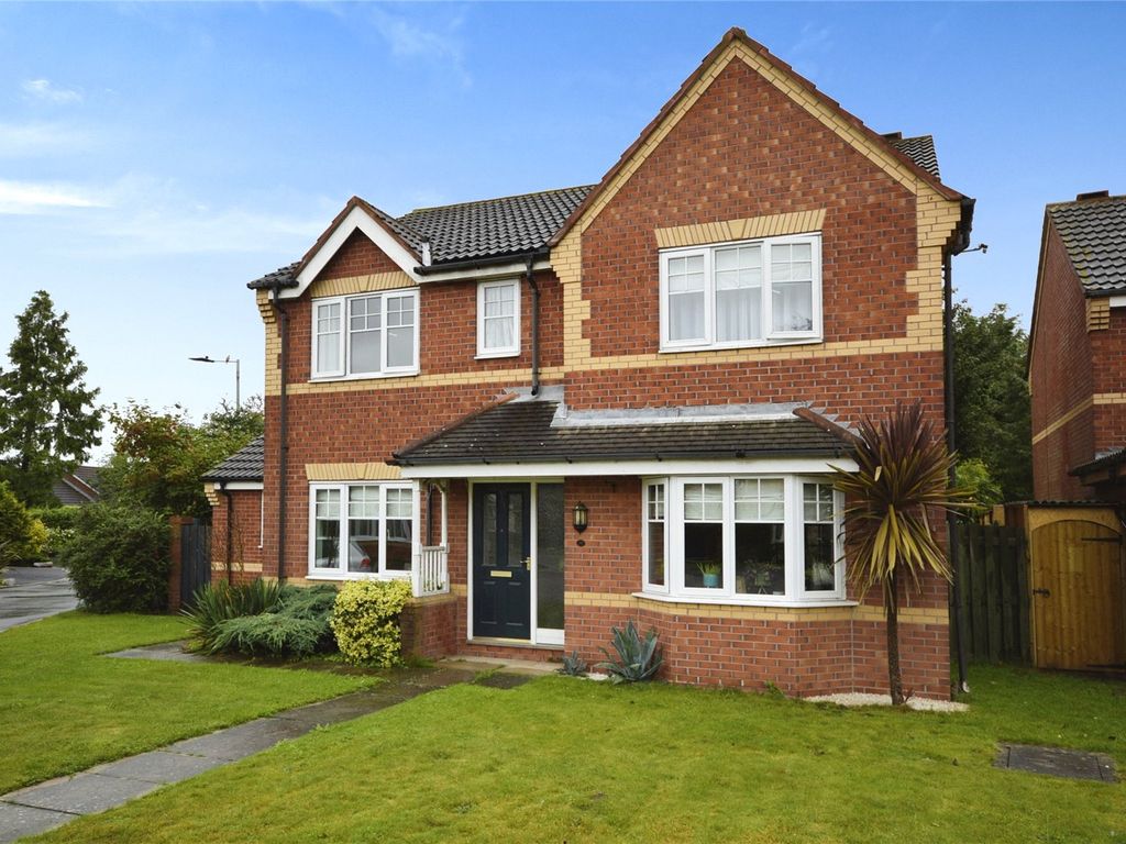 4 bed detached house for sale in Westminster Drive, Dunsville