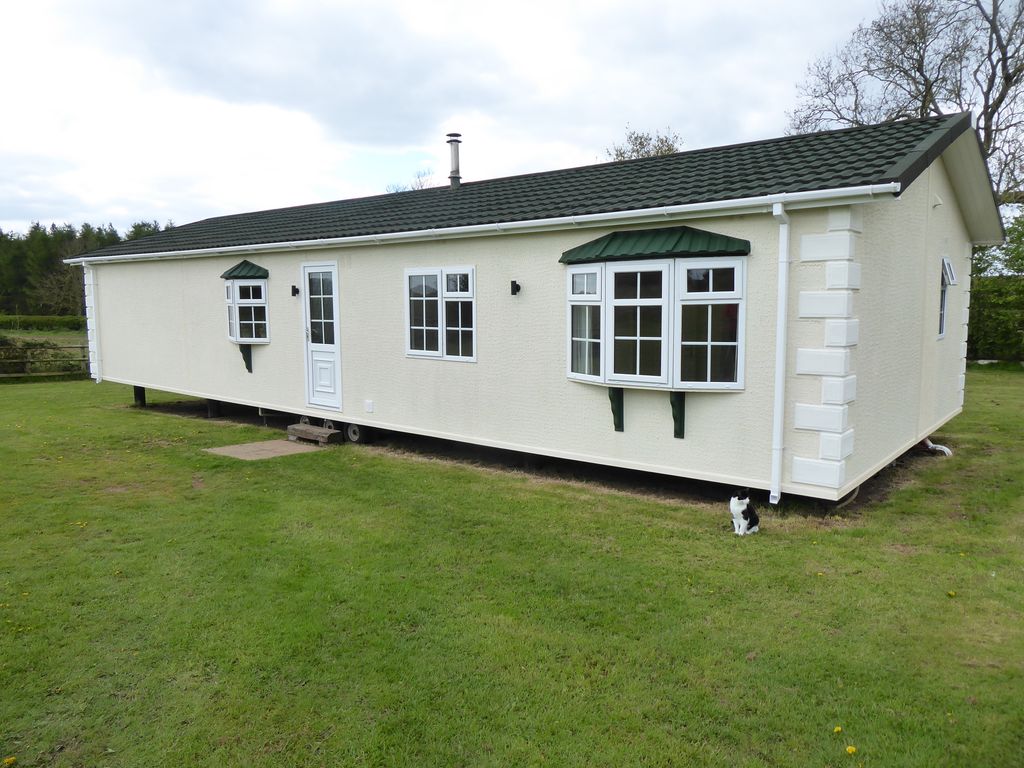 3 bed mobile/park home for sale in Tamworth Road, Lichfield WS14, £