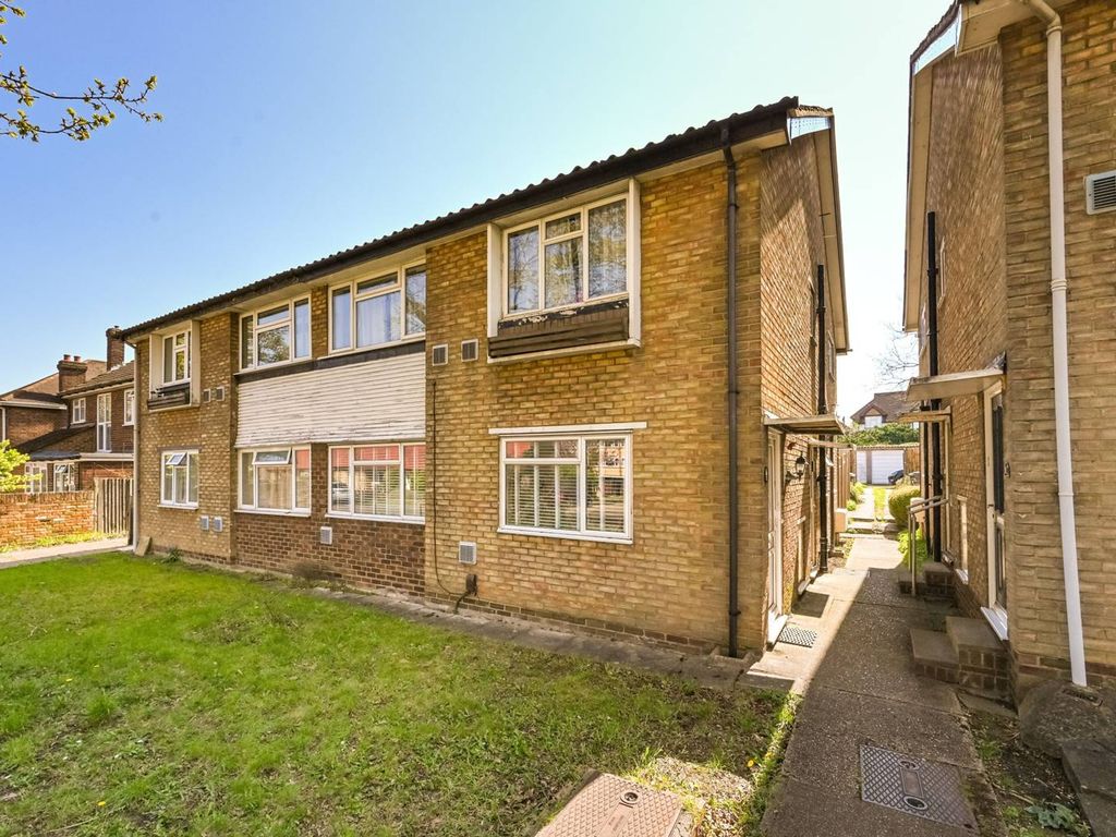 2 bed for sale in Blakes Lane, New Malden KT3 Zoopla