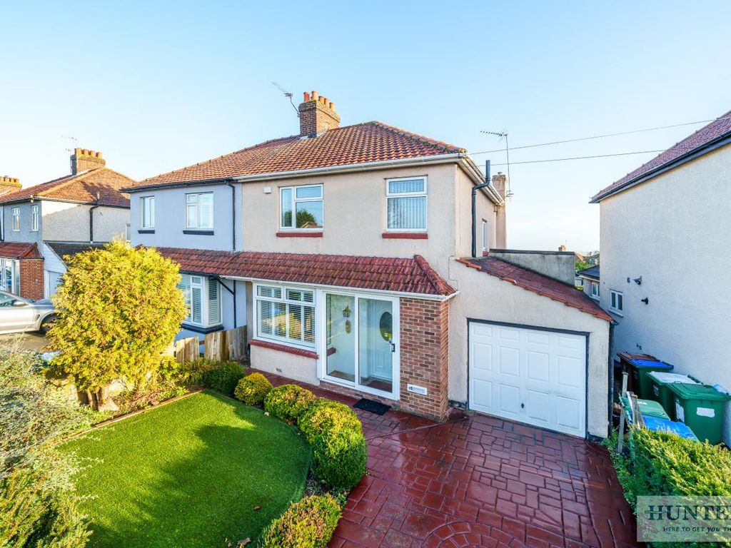 3 bed semidetached house for sale in Barnehurst Road, Bexleyheath DA7
