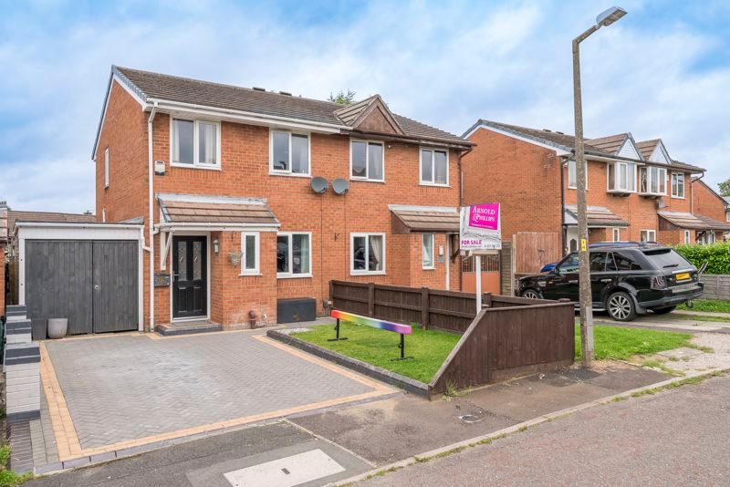 3 bed semidetached house for sale in Long Meadow, Chorley PR7, £