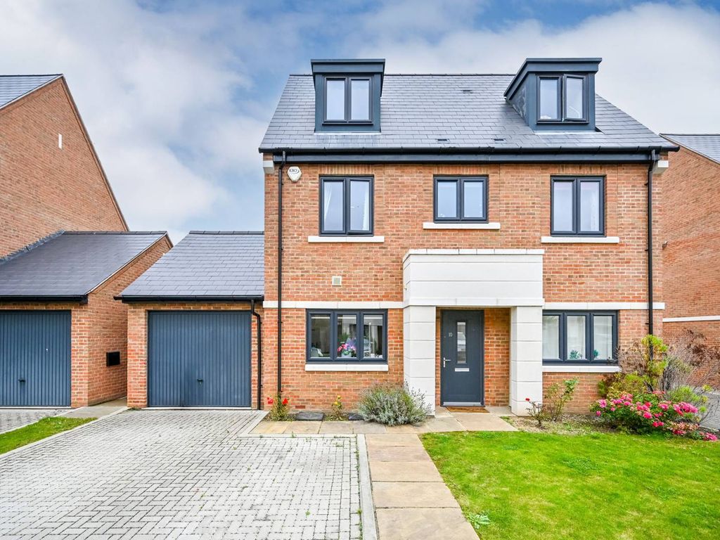 5 bed detached house for sale in Carleton Avenue, East Molesey KT8, £