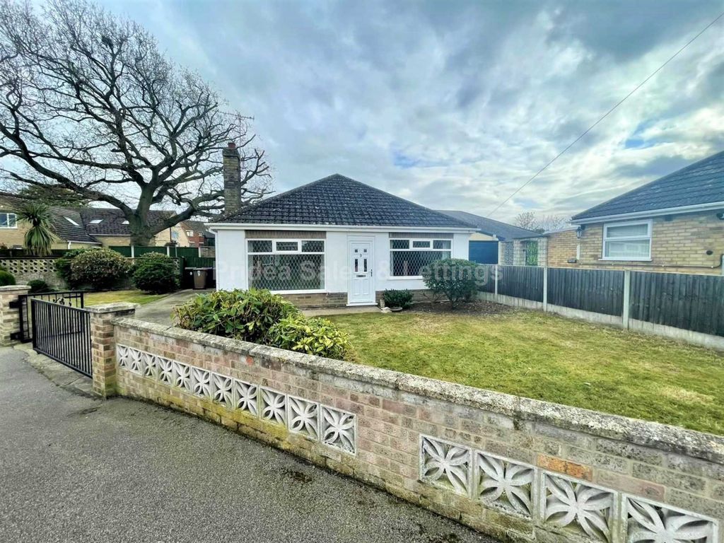 2 bed detached bungalow to rent in Robertson Road, North Hykeham LN6