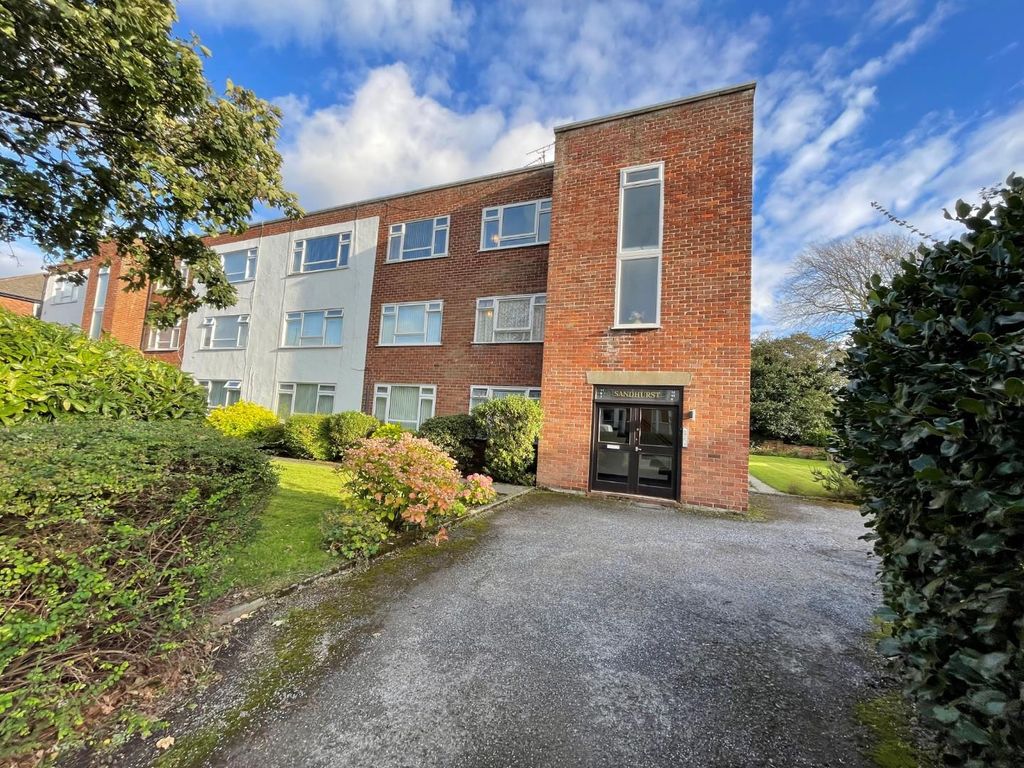 2 bed flat for sale in Blundellsands Road East, Crosby, Liverpool L23