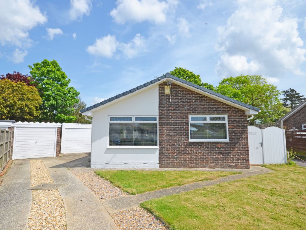 4 bed detached bungalow for sale in Truro Crescent, Aldwick, Bognor
