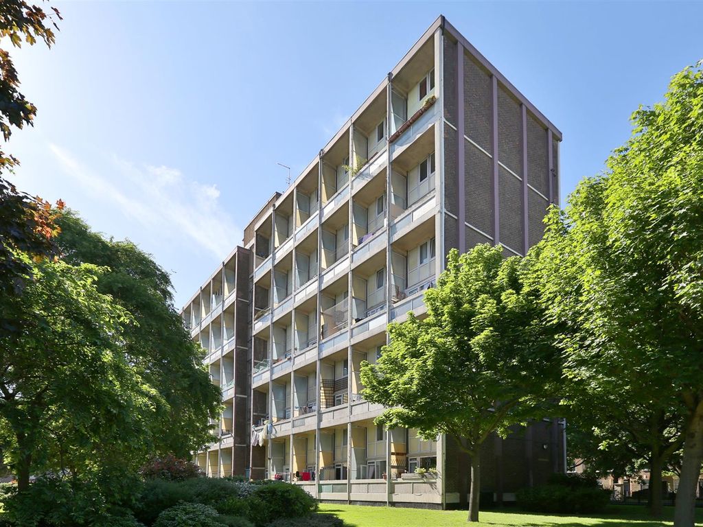 3 bed flat to rent in Westhope House, Derbyshire Street, London E2, £2,850 pcm Zoopla