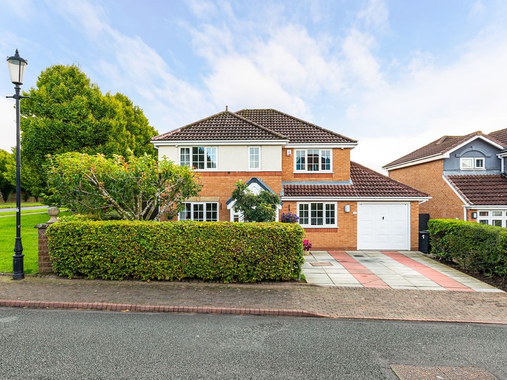 4 bed detached house for sale in Cornforth Way, Widnes WA8, £380,000