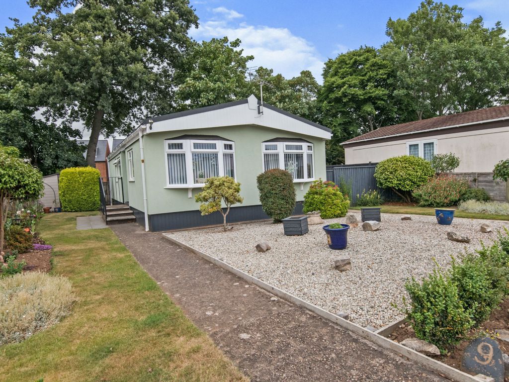 2 bed property for sale in First Avenue, Newport Park, Exeter EX2 Zoopla