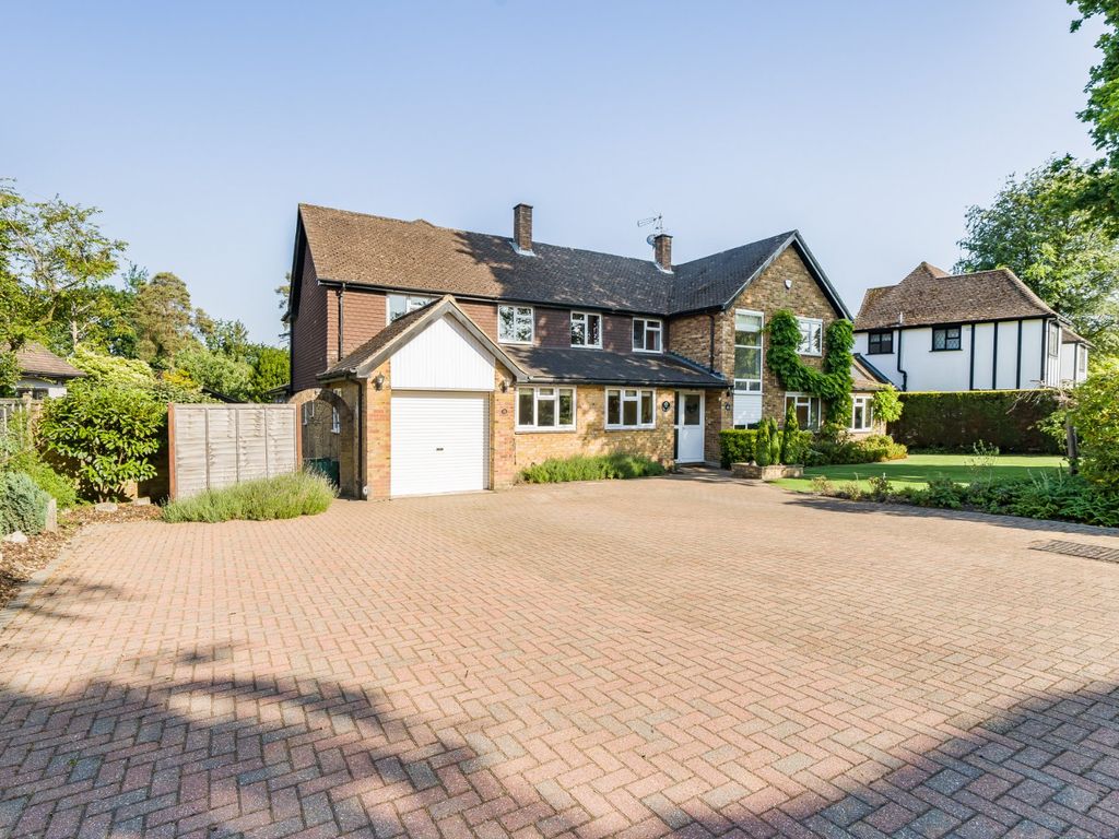 5 bed detached house for sale in Woodham, Surrey GU21 Zoopla