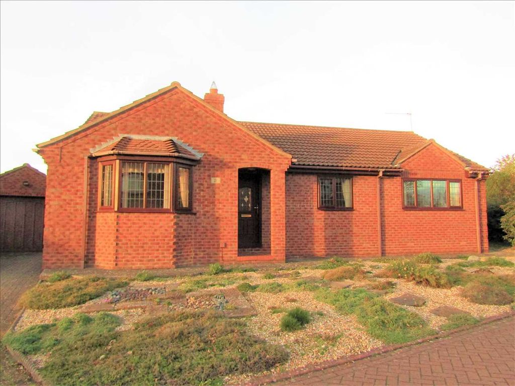 3 bed detached bungalow for sale in Calder Green, Messingham