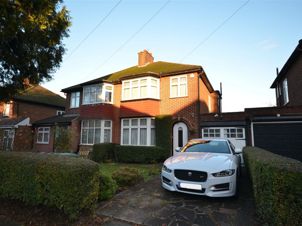 3 bed semidetached house for sale in Bush Grove, Stanmore HA7, £