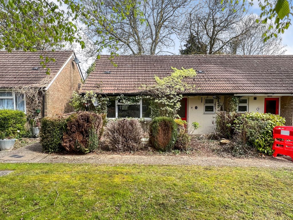1 bed bungalow for sale in Moat Side, Anstey, Buntingford SG9, £155,000