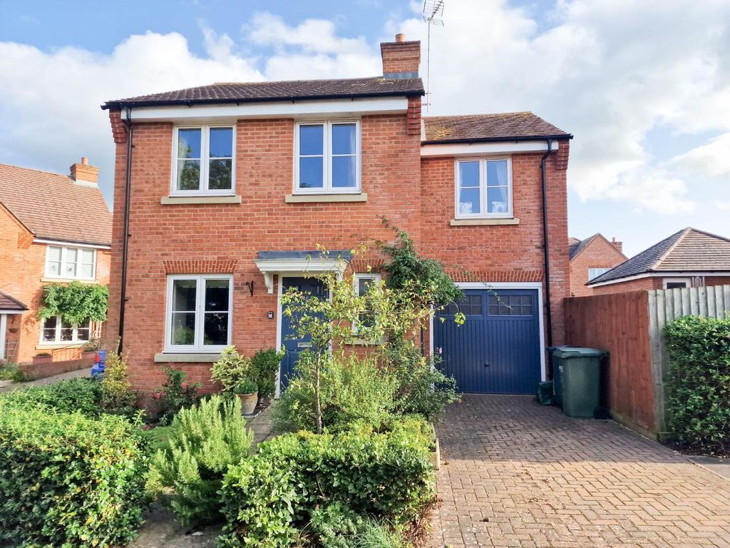 4 bed detached house to rent in Broad Meadow, Leonard Stanley GL10, £