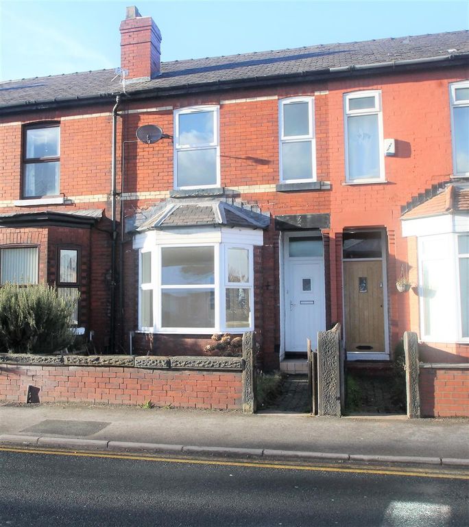 3 bed terraced house to rent in Parrin Lane, Eccles, Manchester M30, £