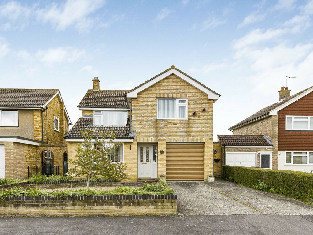 4 bed detached house for sale in Shannon Close, Grove, Wantage OX12, £