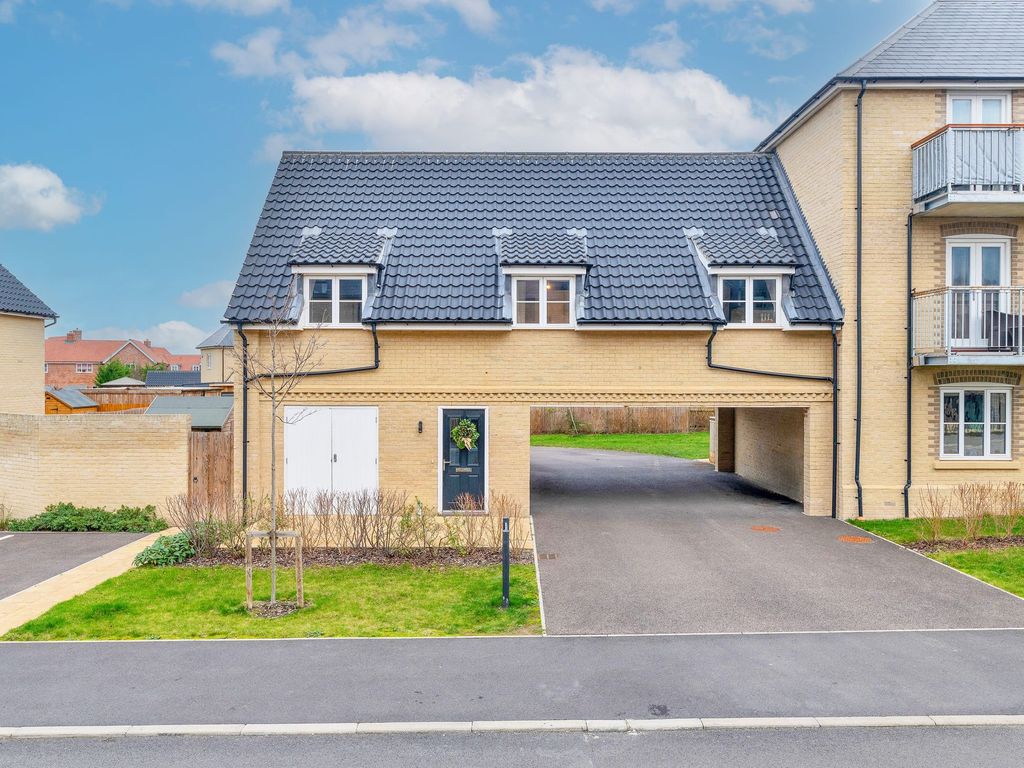 2 bed semidetached house for sale in Hyacinth Drive, Melbourn SG8, £