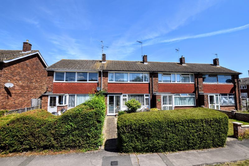 3 bed terraced house for sale in Ingram Avenue, Aylesbury HP21 Zoopla