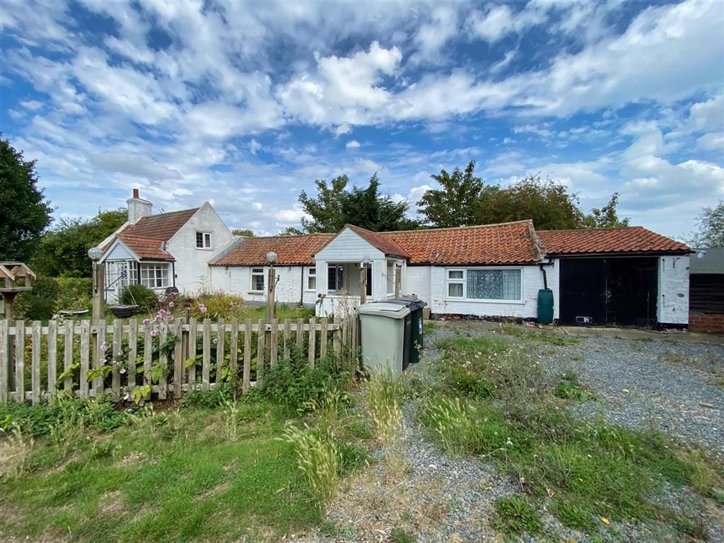 2 bed detached house for sale in Main Road, Saltfleetby, Louth LN11