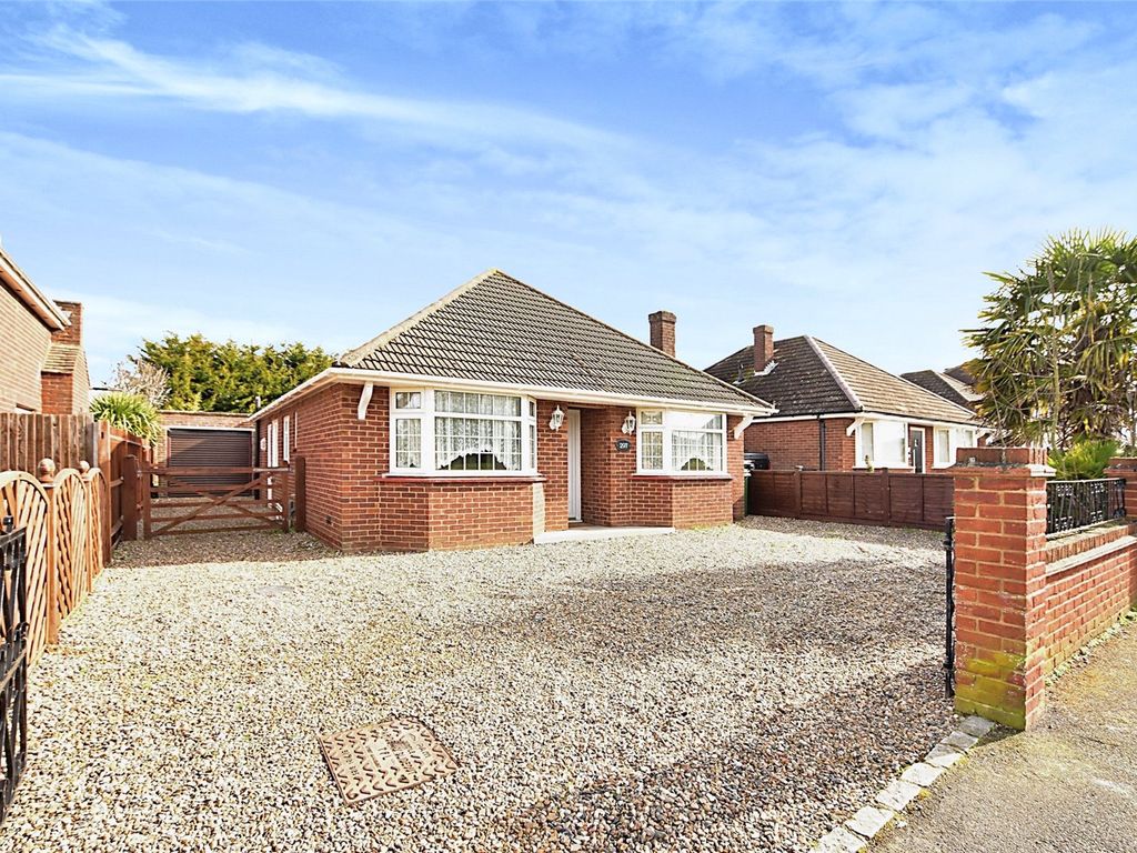 4 bed bungalow for sale in Sutton Road, Maidstone, Kent ME15 Zoopla