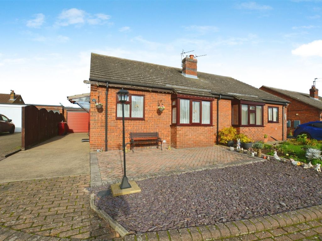 2 bed semidetached bungalow for sale in Hall View, Messingham