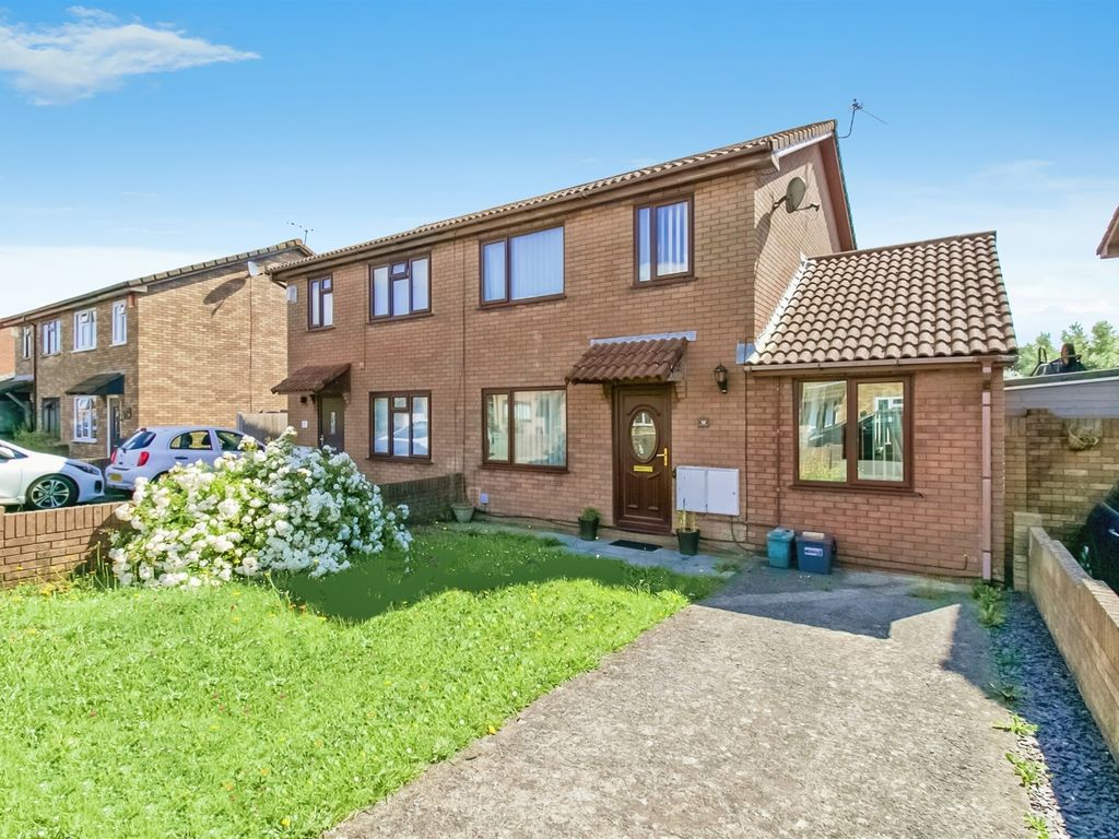 4 bed semidetached house for sale in Woodham Park, Barry CF62, £