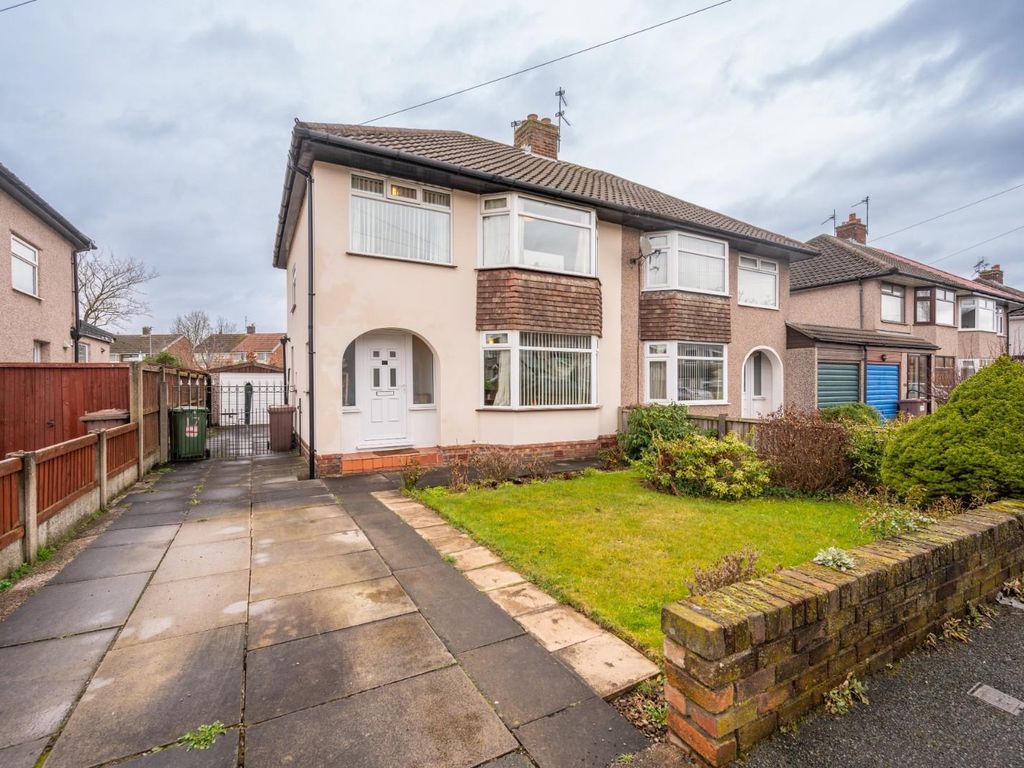 3 bed semidetached house for sale in Derwent Close, Rainhill, Prescot