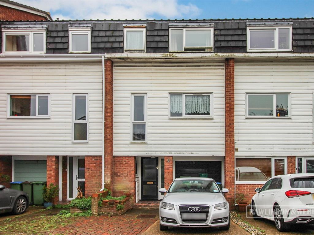4 bed town house for sale in Winchilsea Crescent, West Molesey KT8, £599,950 Zoopla