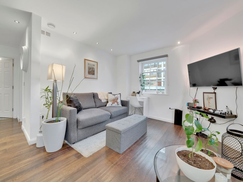 Whitcomb Street St James's London WC2H  