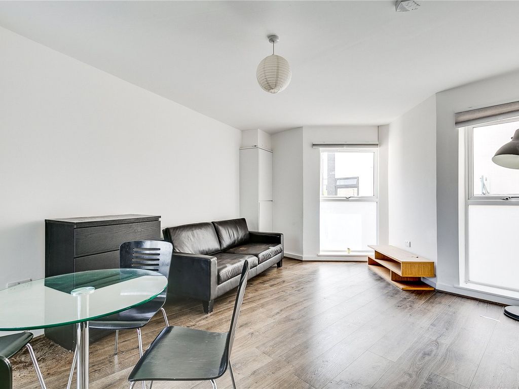 2 bed flat to rent in Highland Court, 57 Cudworth Street, London E1