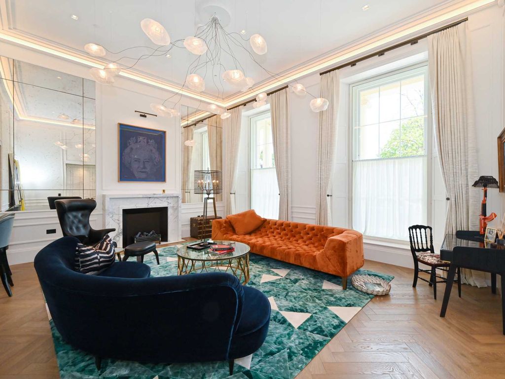 Park Crescent Regents Park W1 W1B  