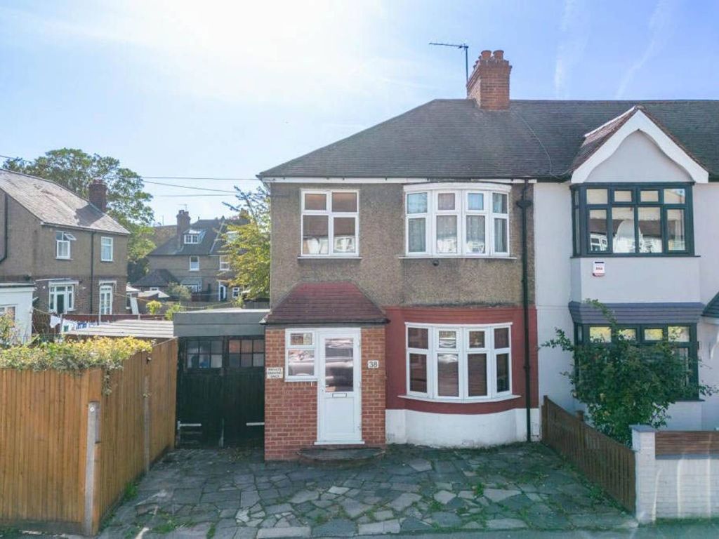 3 bed terraced house for sale in Russell Road, Mitcham CR4, £500,000