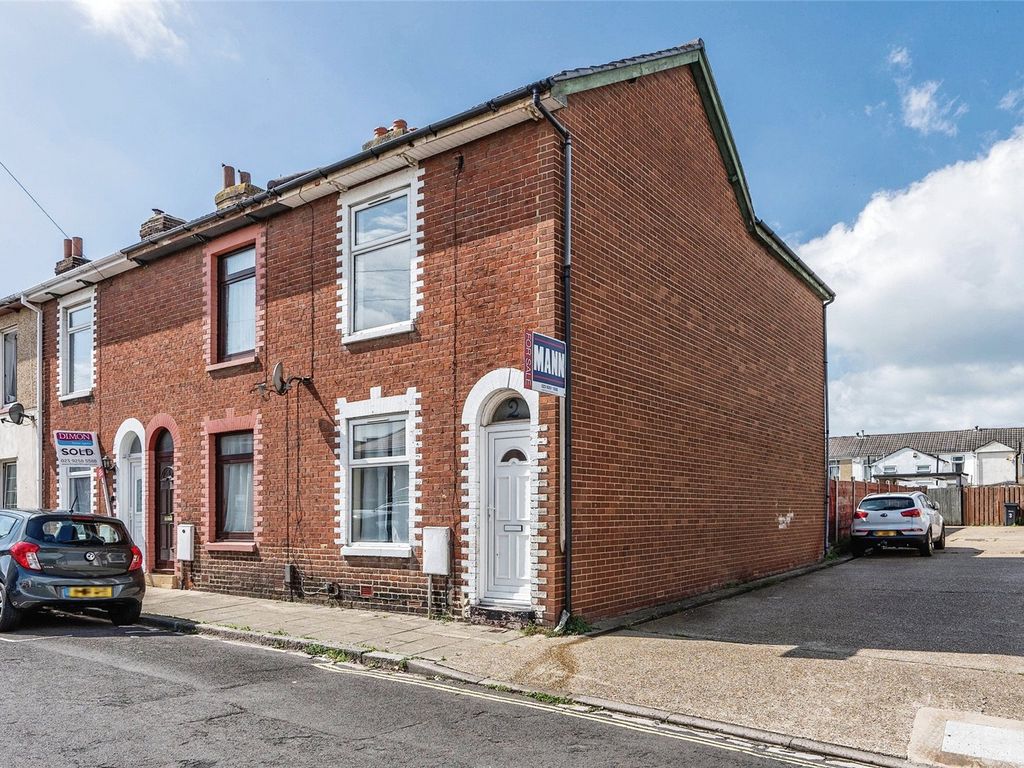 2 bed end terrace house for sale in Camden Street, Gosport, Hampshire