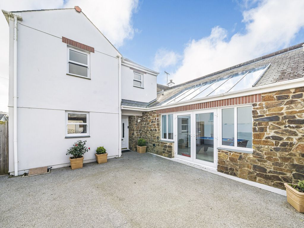 4 bed semidetached house for sale in Holywell Road, Playing Place