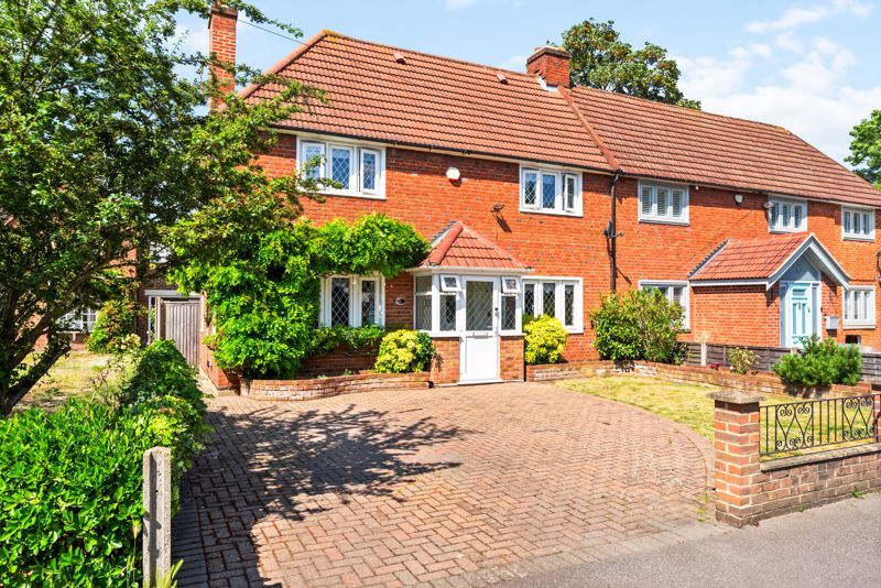 3 bed semidetached house for sale in Johnsons Close, Carshalton SM5