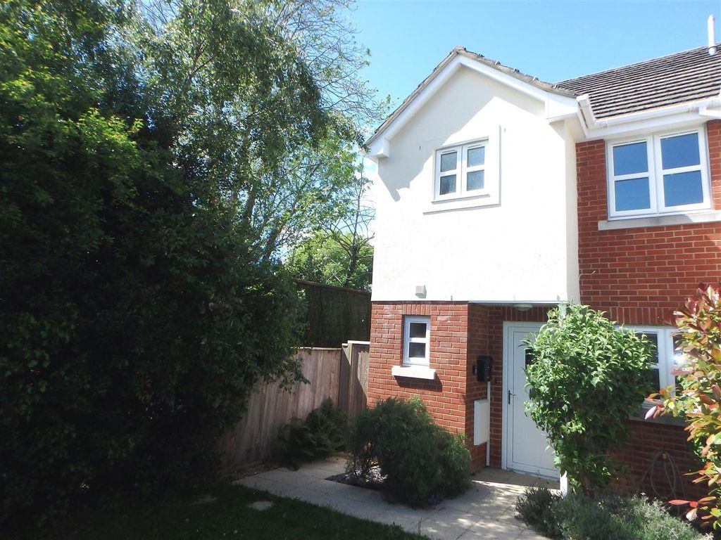 2 bed end terrace house to rent in Manor Gardens, New Milton BH25, £1,495 pcm Zoopla